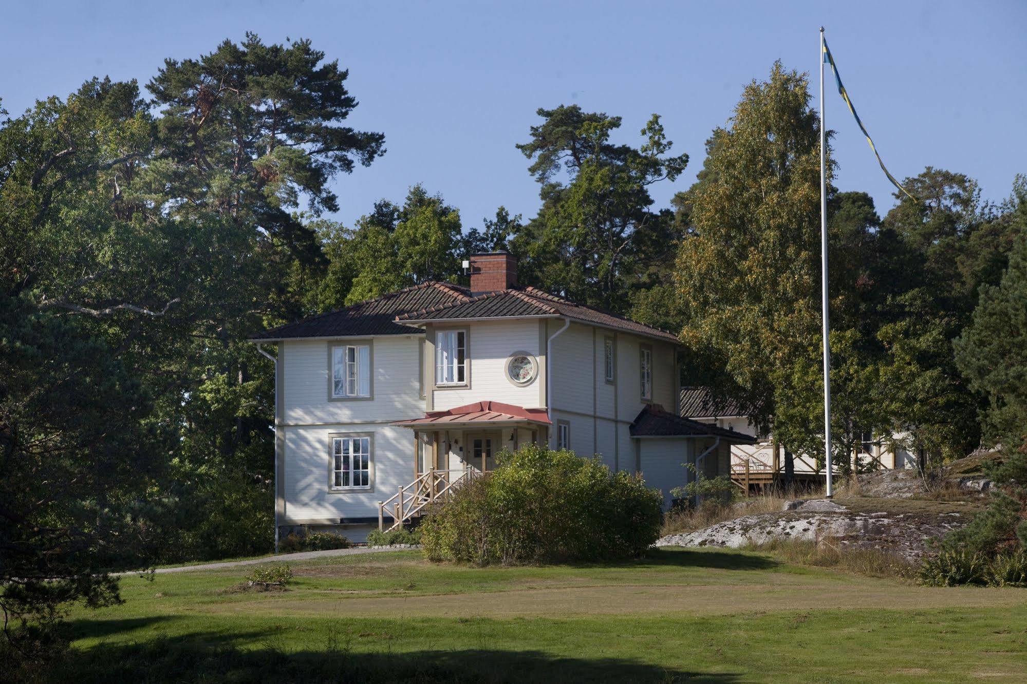 Smadalaroe Gard Hotell & Spa Exterior photo